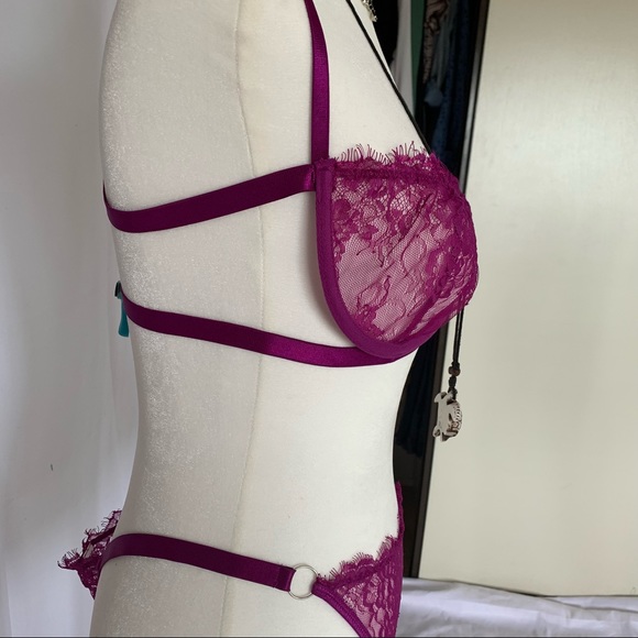 SHEIN plus floral lace underwire lingerie set - Picture 4 of 12